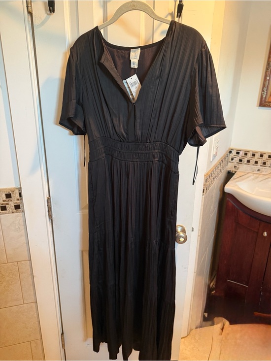 Joie Dresses & Skirts - Joie Black Short-Sleeve V-Neck Maxi Dress